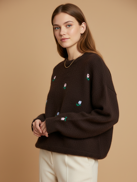 Maglioncino cioccolato  con i fiorellini 