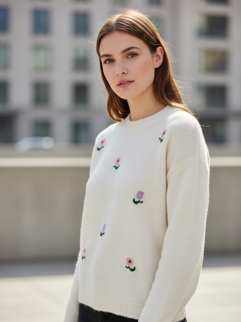 MAGLIONCINO CREMA  CON I FIORELLINI 